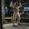 Robotas PETMAN testuoja nuo cheminio ginklo apsaugančius drabužius