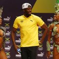 Su šokėjomis šėlęs U. Boltas pripažino, kad 200 metrų distancija jam vis dar kainuoja nemažai nervų