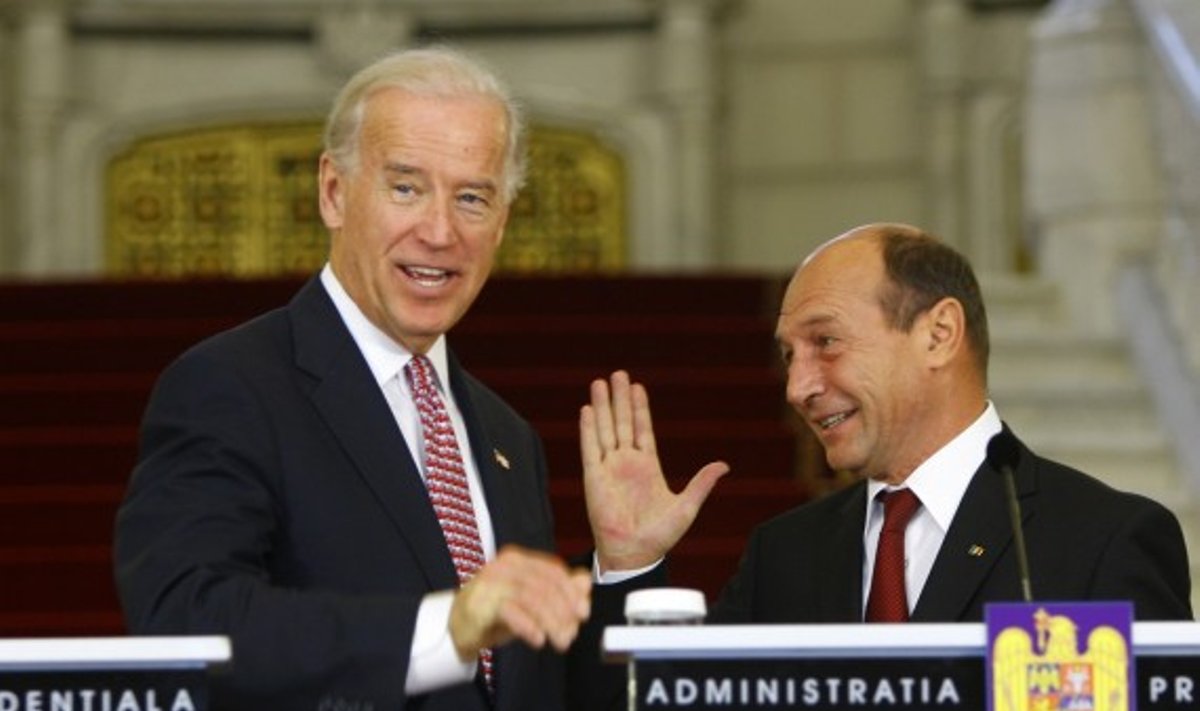 JAV viceprezidentas Joe Bidenas ir Rumunijos prezidentas Traianas Basescu 
