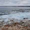 Dusios ežeras nepagailėjo nei vaizdo, nei garso: ledai lūžo tiesiog akyse