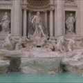 Išvalytas ir restauruotas Trevi fontanas Romoje vėl laukia turistų