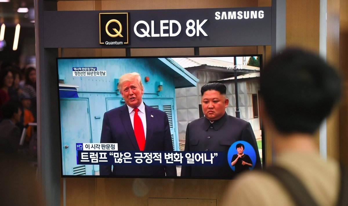 D. Trumpas susitiko su Kim Jong Unu