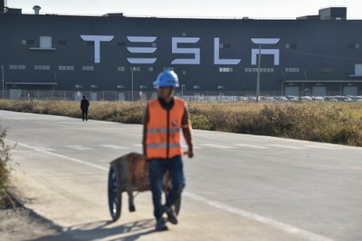 Tesla gamykla Kinijoje