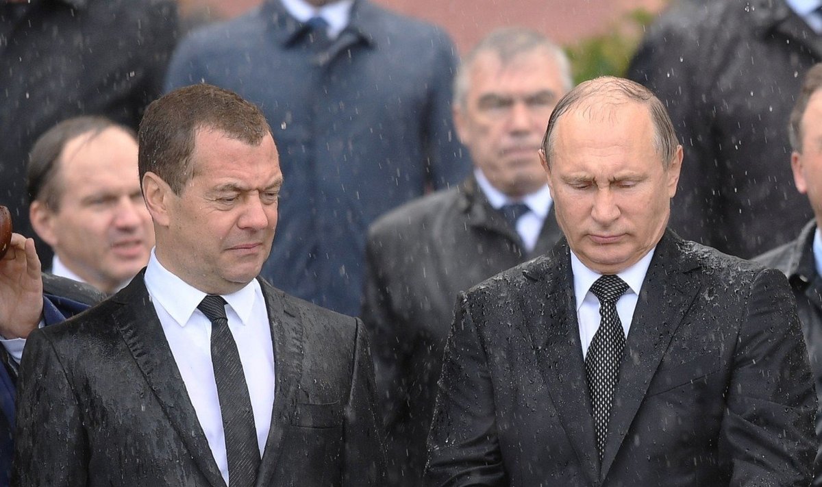 Vladimiras Putinas, Dmitrijus Medvedevas
