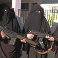 Jemeno sostinėje – moterys su AK-47 ir reaktyviniais prieštankiniais granatsvaidžiais rankose