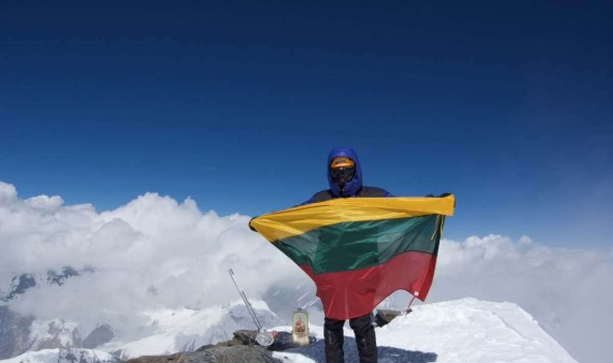 Dovilė Garlaitė 7495 m. aukščio I.Somoni viršukalnėje 
