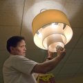 Baisiai taupi šviesa: kokius negalavimus iš tiesų sukelia taupiosios lemputės?