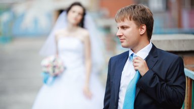 Internautai pasibaisėjo jaunikio elgesiu vestuvių metu: vaizdo įrašas priverčia jausti svetimą gėdą ir užuojautą nuotakai