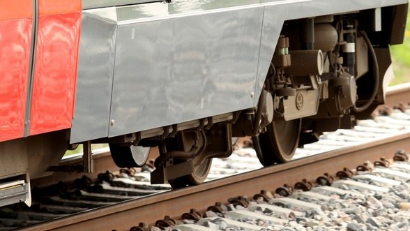 „Lietuvos geležinkeliai“ ir Susisiekimo ministerija riejasi dėl „Rail Baltica“ projekto
