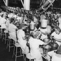 Keistas darbas fabrike: sėdėjo virš visų kitų darbininkų, tačiau jų neprižiūrėjo