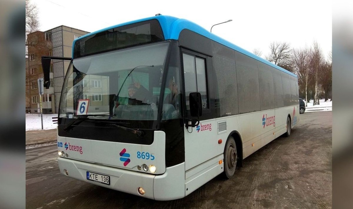 Miesto gatvėse jau rieda naujausias bendrovės „Kėdbusas“ pirkinys – didelis žemagrindis, šiuolaikinius standartus atitinkantis autobusas „VDL Berkhof Ambassador“.