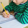 Vaikai ir suaugę turėtų rašyti ranka: mokslininkai įrodė šio senamadiško metodo svarbų privalumą