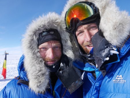 Benas Saundersas ir Tarka L'Herpiniere'as Antarktidoje