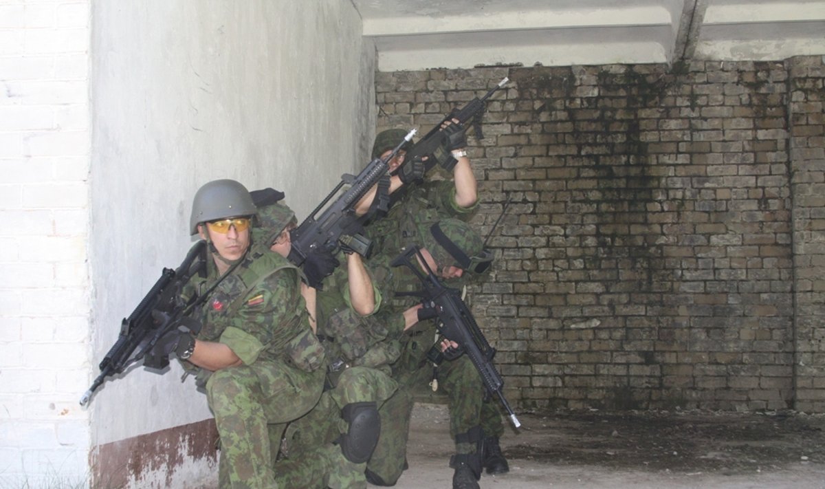 Lithuanian solders on alert