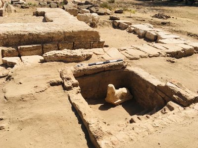 Egipte aptiktas besišypsantis sfinksas. Egypt Tourism and Antiquities Ministry nuotr.