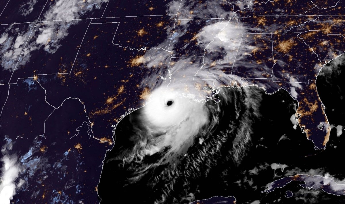 Uraganas „Laura“ pasiekė sausumą Jungtinėse Valstijose