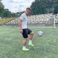 Darvydas Šernas pademonstravo, kaip susidraugauti su futbolo kamuoliu: triukai pradedantiesiems