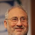 J.Stiglitzas: euro zona pasirašė jungtinį savižudybės paktą