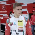 M. Schumacherio sūnui – išbandymas vairavimo mokykloje