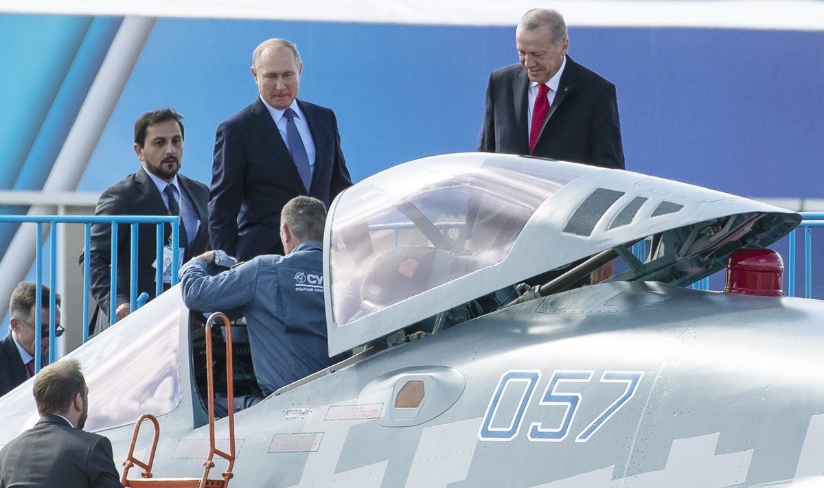 Vladimiras Putinas siūlo Recepui Tayyipui Erdoganui įsigyti Su-57