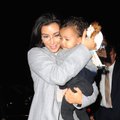 Išvydusi Kalėdų Senelį, K. Kardashian duktė apsipylė ašaromis