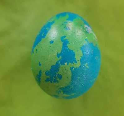 Kiaušinių marginimo būdas su aliejumi