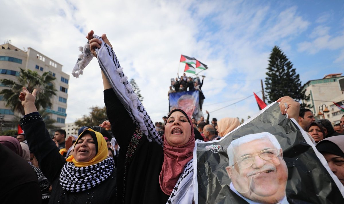 Tūkstančiai palestiniečių surengė demonstracijas prieš Trumpo taikos planą