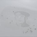 Šiaurės Airijos paplūdimį papuošė Pirmojo pasaulinio karo kario portretas