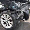 „Beteisio“ jaunuolio naktinis pasivažinėjimas su BMW baigėsi avarija