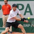 Škotas A. Murray po pusketvirtos valandos kovos pateko į trečią „French Open“ ratą