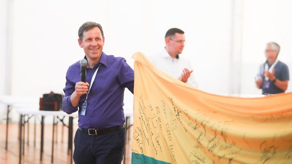 Dariui Jonušiui – lenktynininkų padėka už galimybę lenktyniauti sudėtingu metu