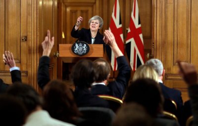 Theresa May surengė spaudos konferenciją