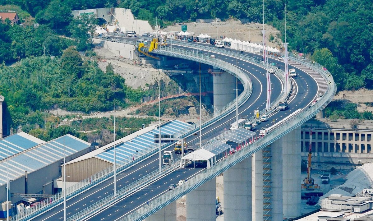 Atidaromas naujas Genujos tiltas