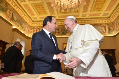 Popiežius Pranciškus, Francois Hollande'as