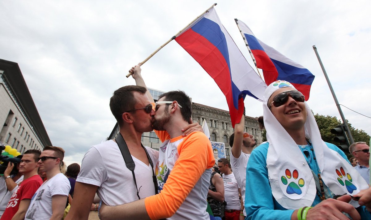 На гей-параде в Берлине вспомнили российский тандем - Delfi RU