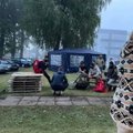 Сюрприз: к протестующим в Девенишкес пришли нелегальные мигранты