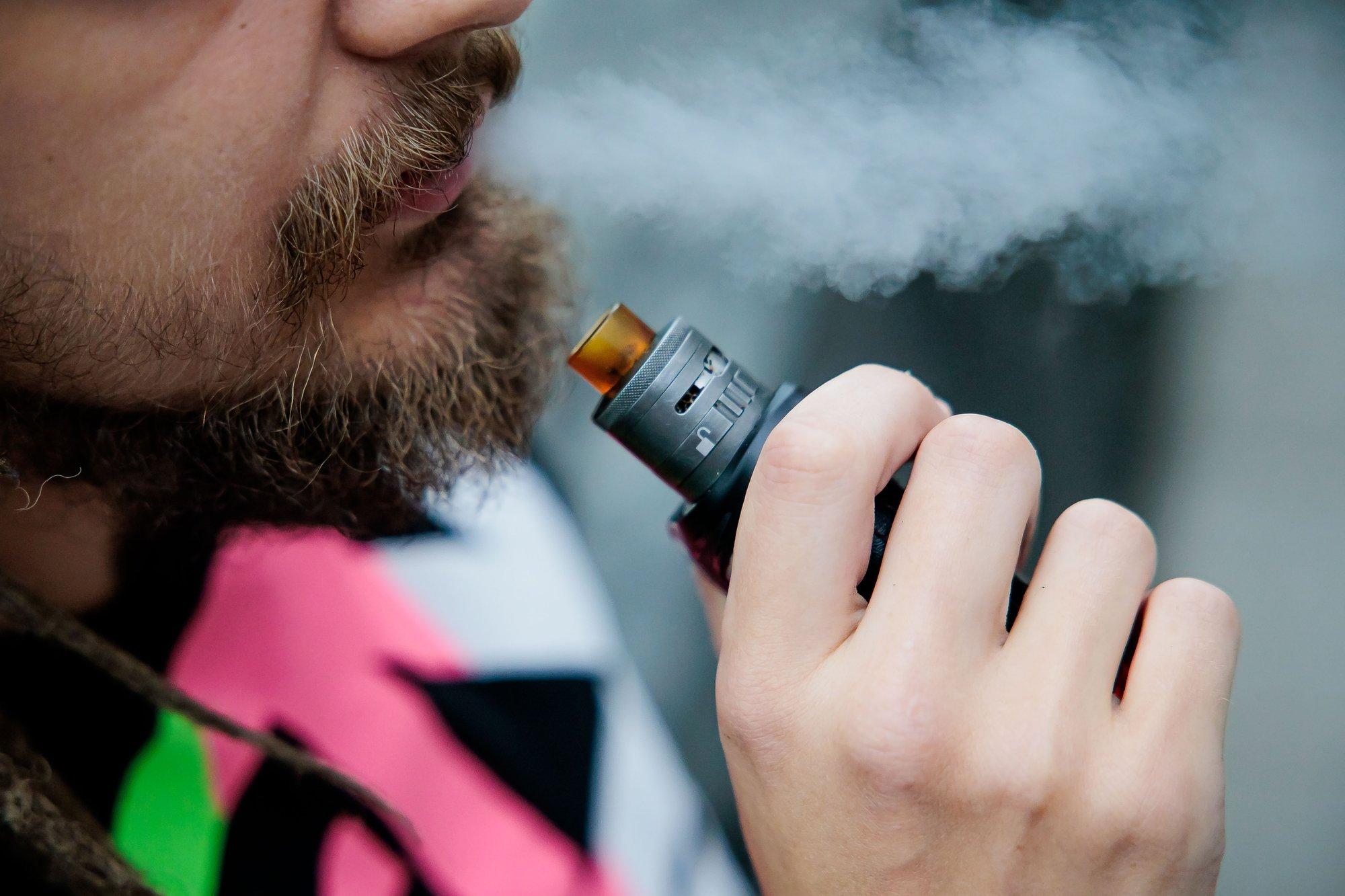 Seimas bans e cigarettes containing sugar sweeteners from