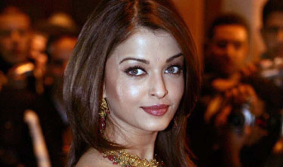 A.Rai susižiedavo su aktoriaus A.Bachchano sūnumi - Delfi veidai