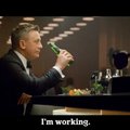 Naujausio filmo anonse net Džeimsas Bondas renkasi nealkoholinį alų