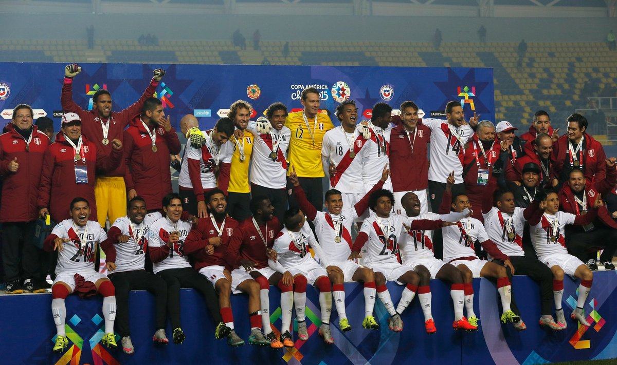 Peru futbolininkai iškovojo bronzos medalius