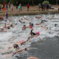 Tradiciniame plaukimo maratone – specialus prizas 79-erių dalyviui