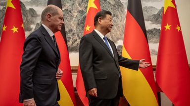 Su Scholzu susitikęs Xi Jinpingas išdėstė miglotai suformuluotus principus dėl Ukrainos