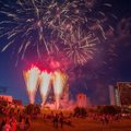 Minint šimtmetį, Vilniaus dangų nušvietė fejerverkai