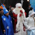 Школу в РФ вынудили объясняться за физрука в роли Снегурочки