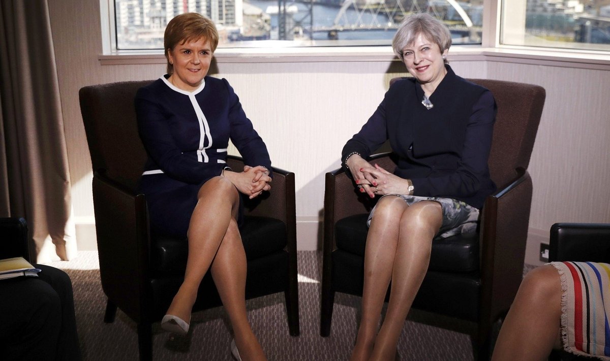 Th. May ir N. Sturgeon susitikimas 