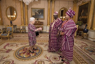 Karalienė Elžbieta II priima svečius iš Nigerijos