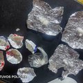 Policija Eišiškėse rado narkotikų, o Jašiūnuose – naminės degtinės