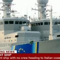 Prie Italijos artėja imigrantų pilnas laivas be įgulos