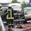 Vilniaus aplinkkelyje užsidegė automobilis, susidarė didžiulė spūstis