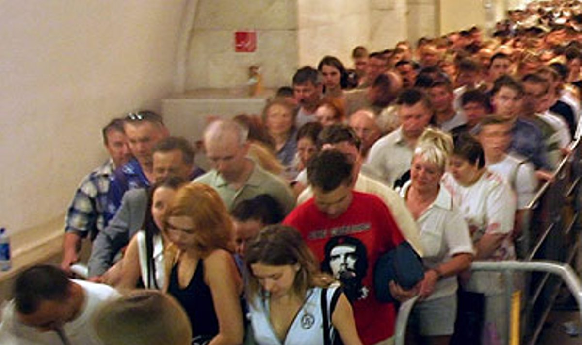 Žmonių spūstis Maskvos metro